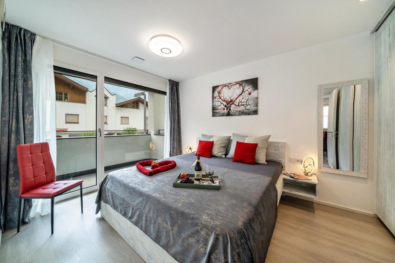 Apartment Il Cuore Rosso Naturns Buitenkant foto